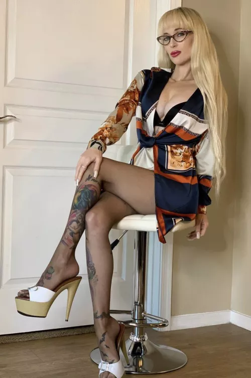 Ur dad’s new girlfriend 😏