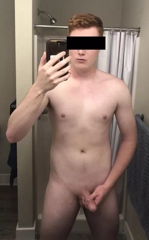 Who wants to come over and watch some football?? 🥴