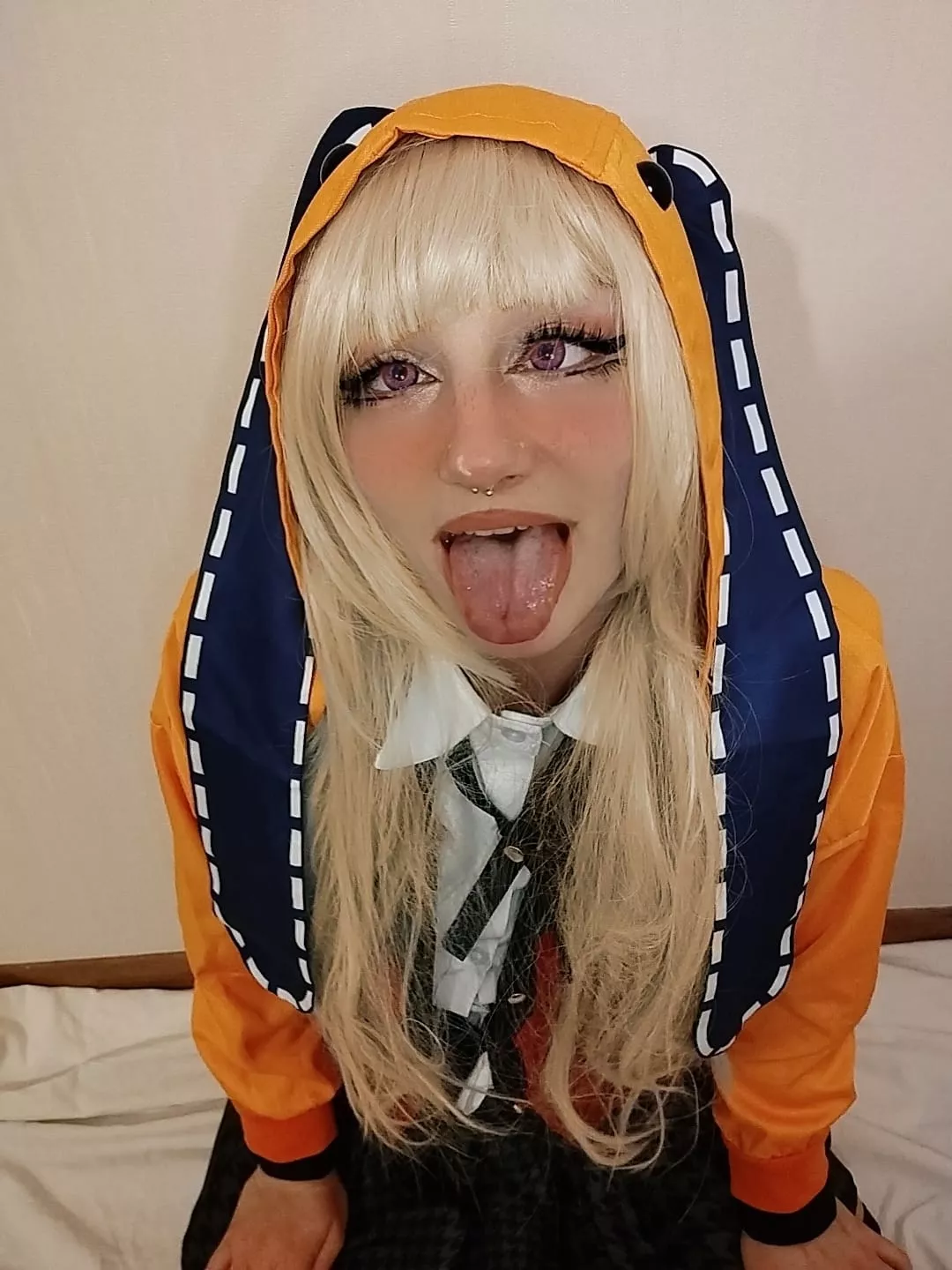 who wants to play with me?