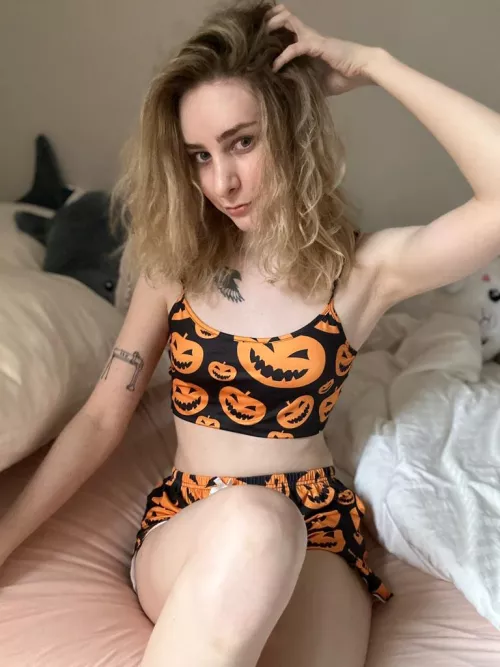 1upv = 3pics in your dm 1 comments=surprise💕❤️❤️