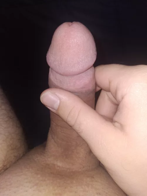 (28) Turns me on when younger guys outsize me, let's compare!