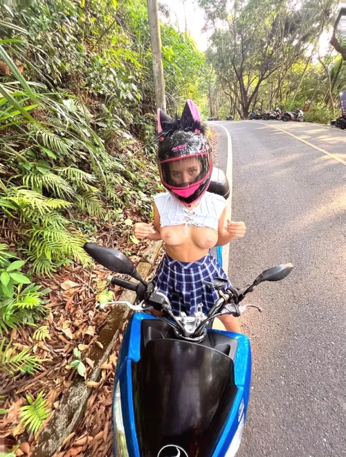 Are you a fan of short girls with breasts like mine?