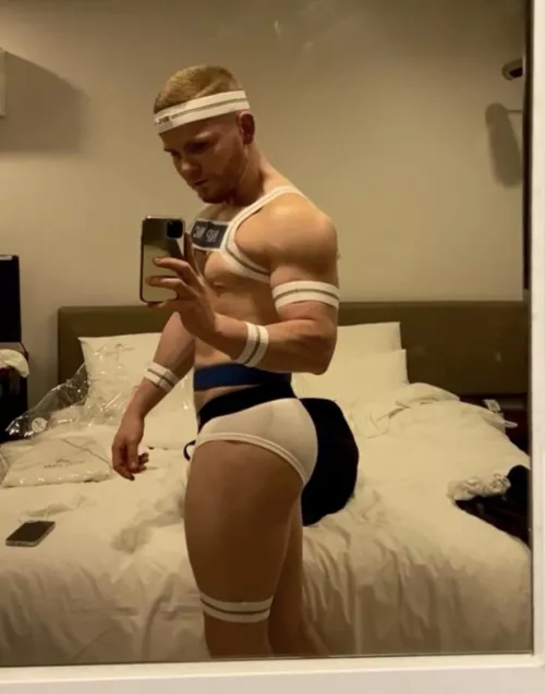 Before my gogo show on Saturday night 🥳