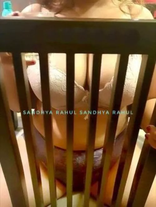 Chair isn't comfy, Any volunteers to replace this chair? 🙈🙈(f)