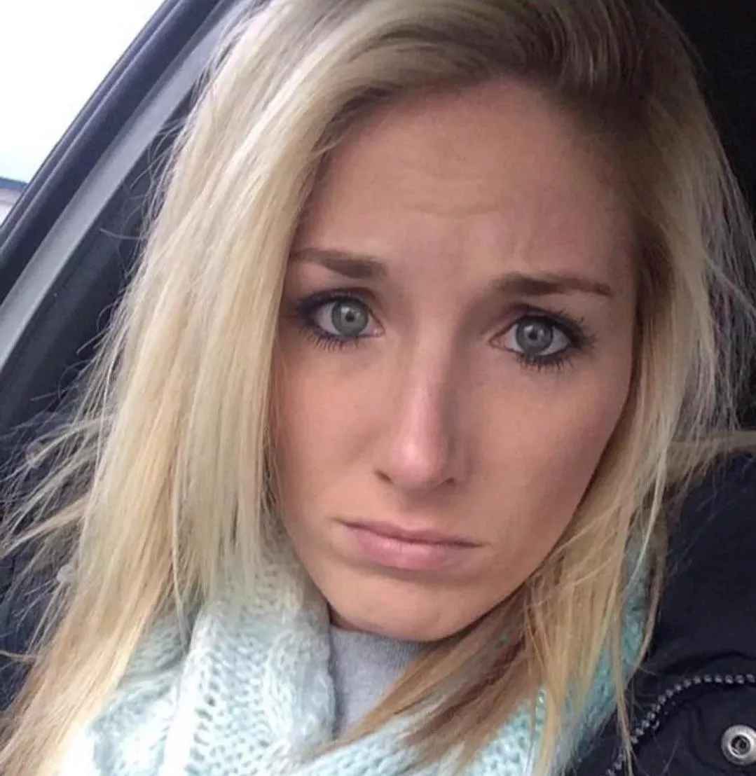 Cum on her please!