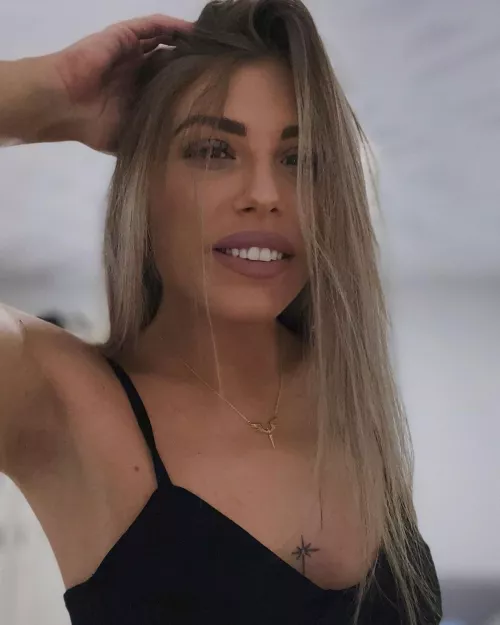 💚Hi babe, my name is Mia 🥰I am always in the mood for sexting 🔞 Friendly fetish💋Customs 😍 Dildo videos 😘Dick rate is FREE 👅🍆LINK is in the comment 🍌💦