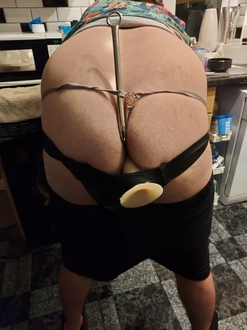 huge strapon and anal hook in my arse