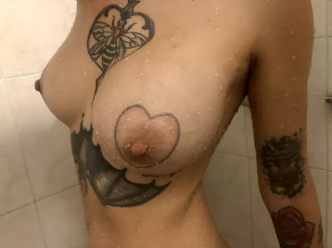 Join me in the shower and then let's get dirty again😈