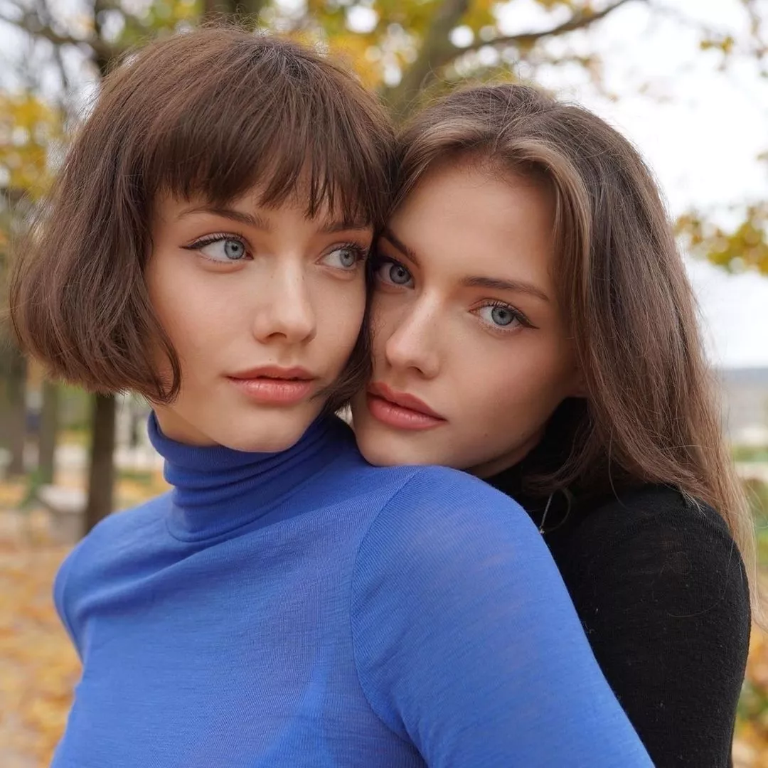 💙 or 🖤