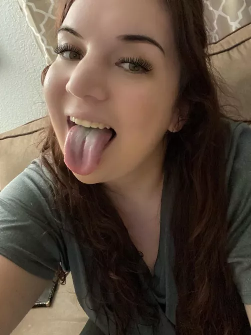 Ready for a big load daddy. Fill me up like the cum slut I am