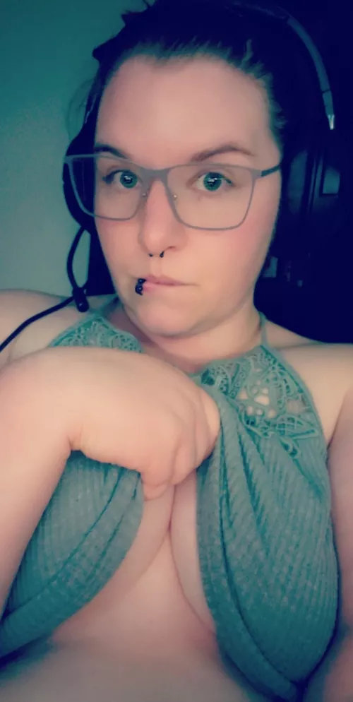 The weekend may be over, but I still just want to game in my undies 😋