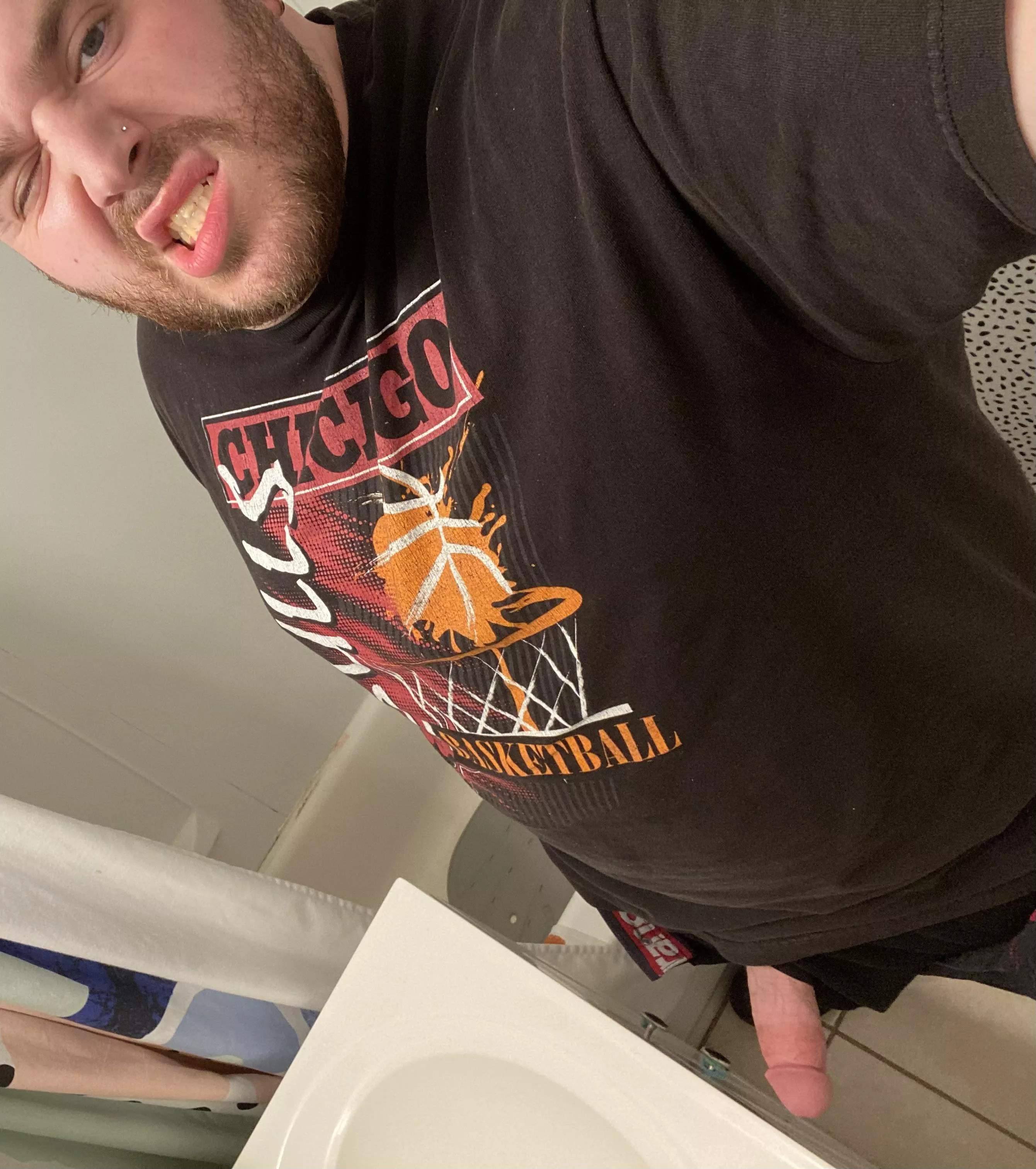 😈