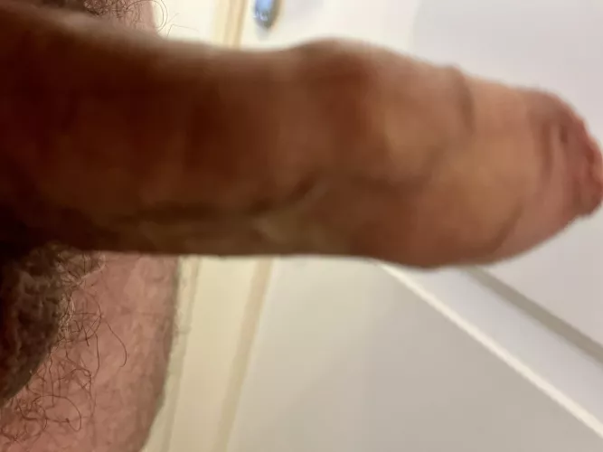 [40] Daddy is just out of the shower, anyone free to towel me off?