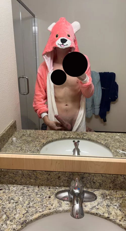 Anyone wanna get stuffed😈