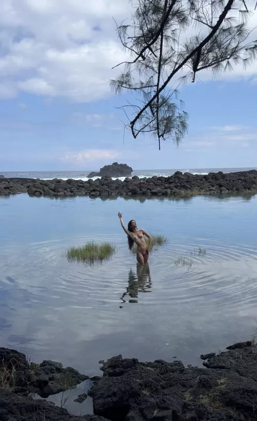 Creating art with/in nature