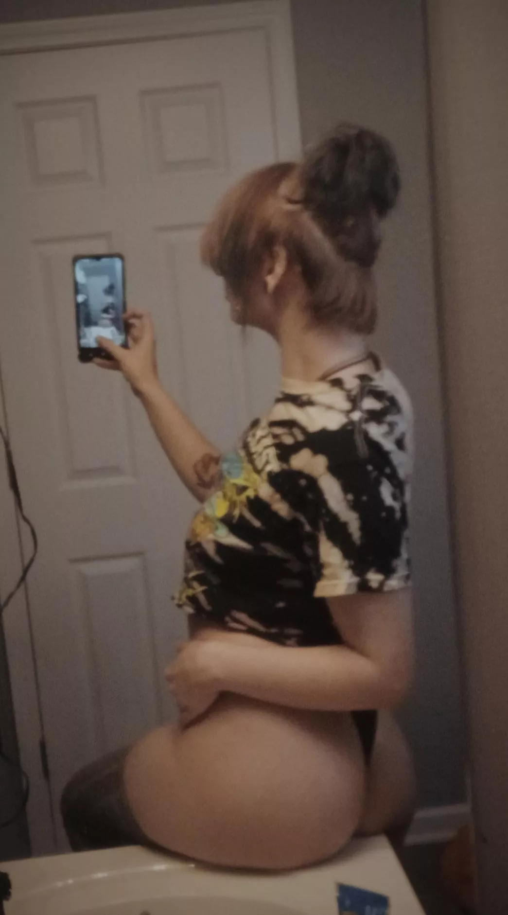 cutie w a lil booty 😇