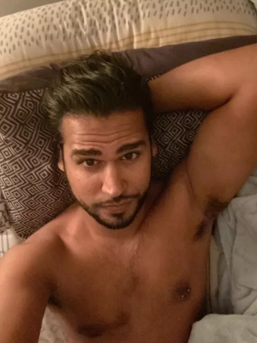 Early to bed = early wake up 🤪