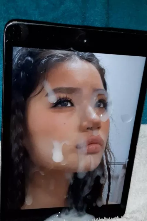 HannahKae27 cumtribute