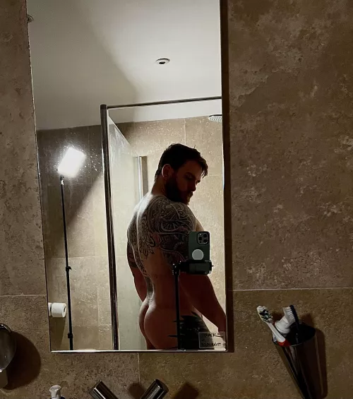 Hello this is my butt I hope you like it