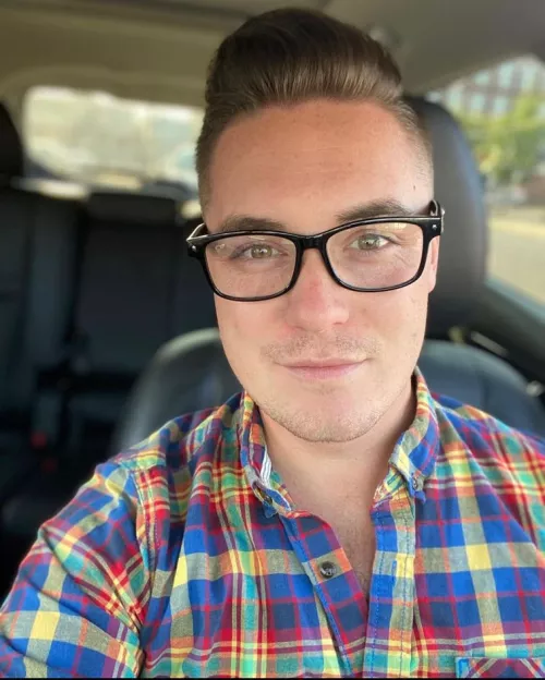 I can't see no one for me....is it cause of what I'm putting on?