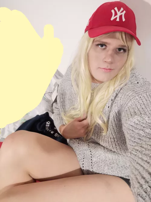 Nothing feels better than some freshly shaved legs, so soft and squishy 😊