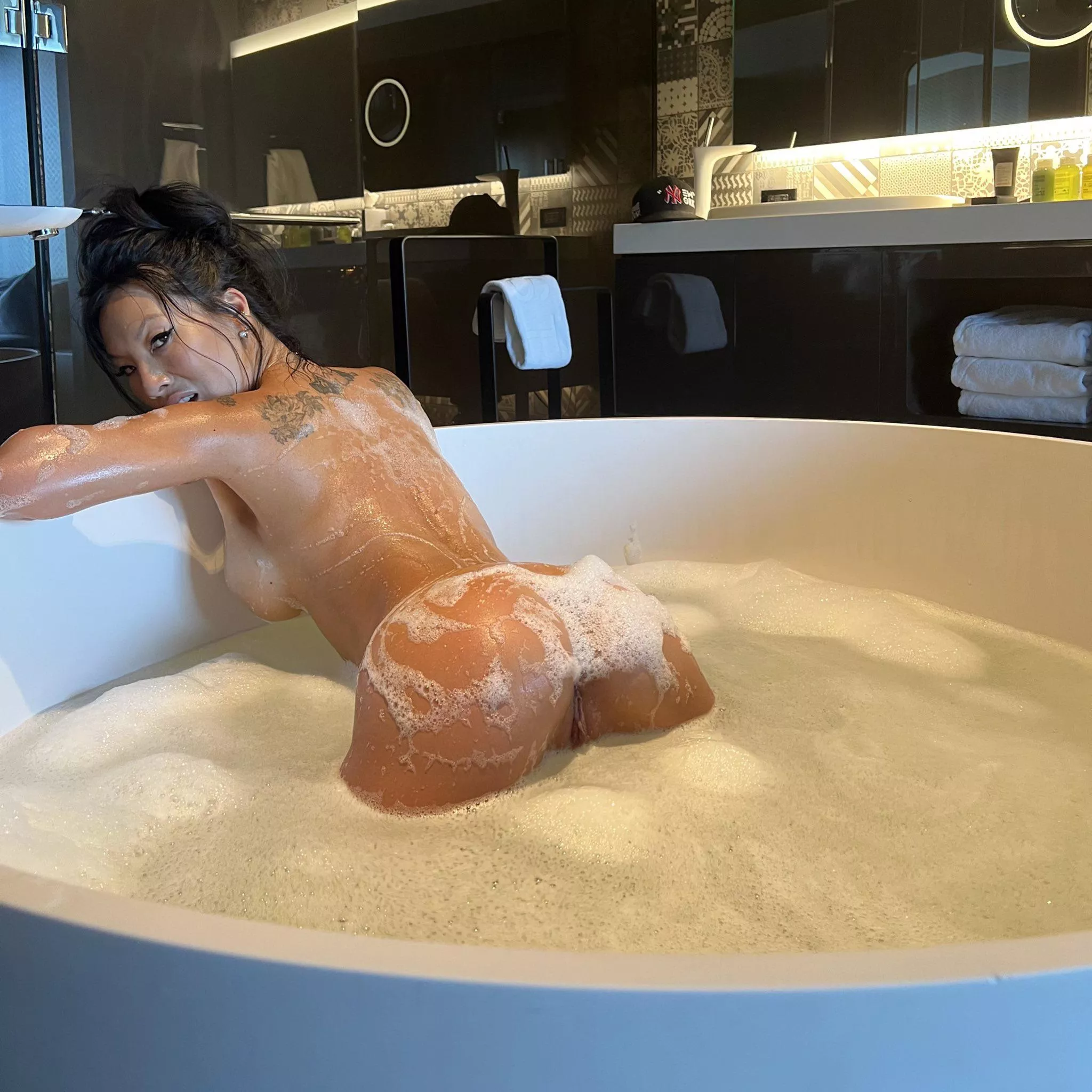 Squeaky clean! 🥵😍