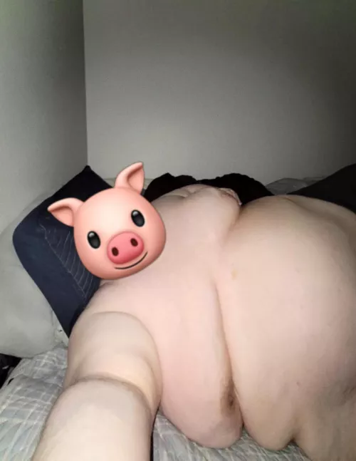 taking up the entire bed is an understatement 🥵🐷🐷🐷