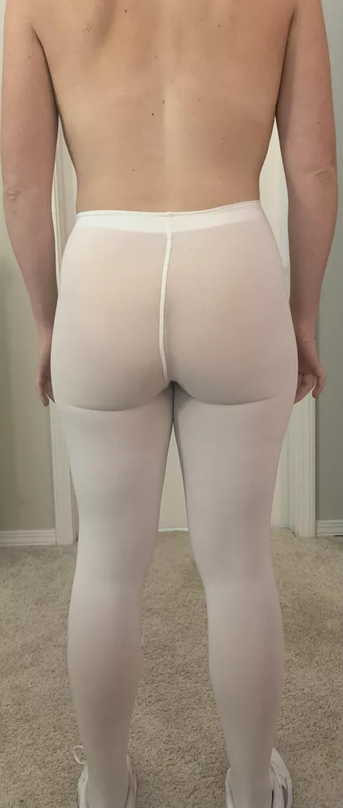Wi[f]e showing off in white tights 😍