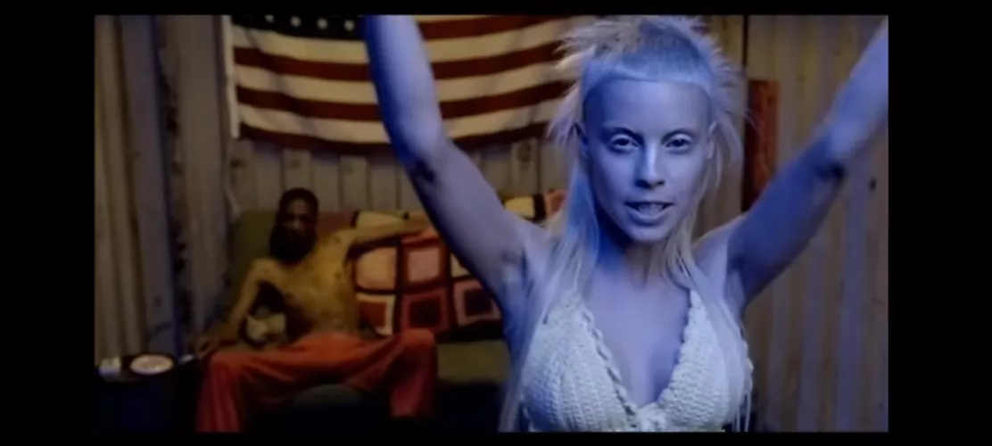 Yolandi