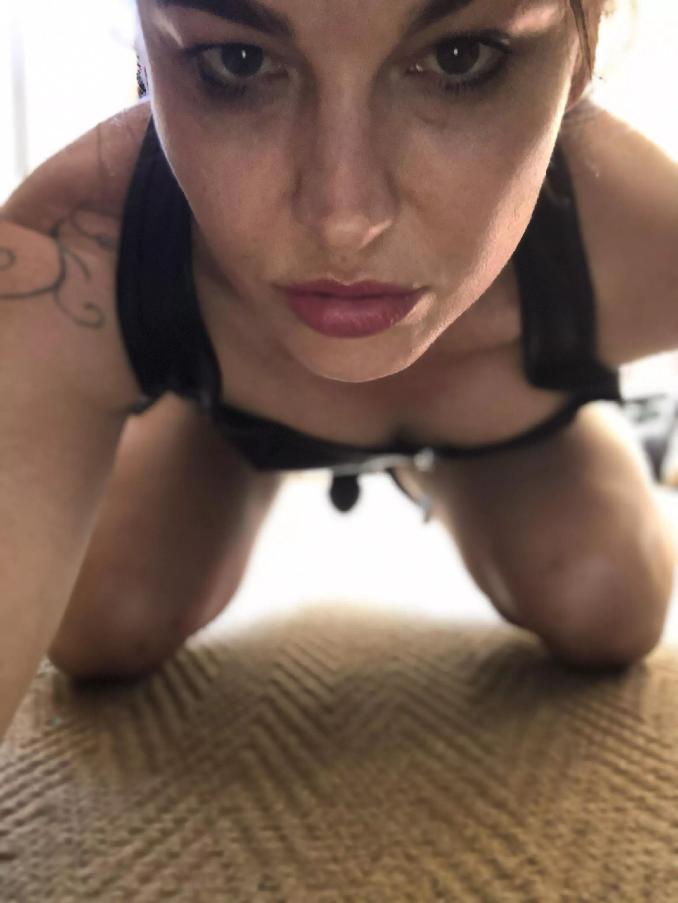 😈