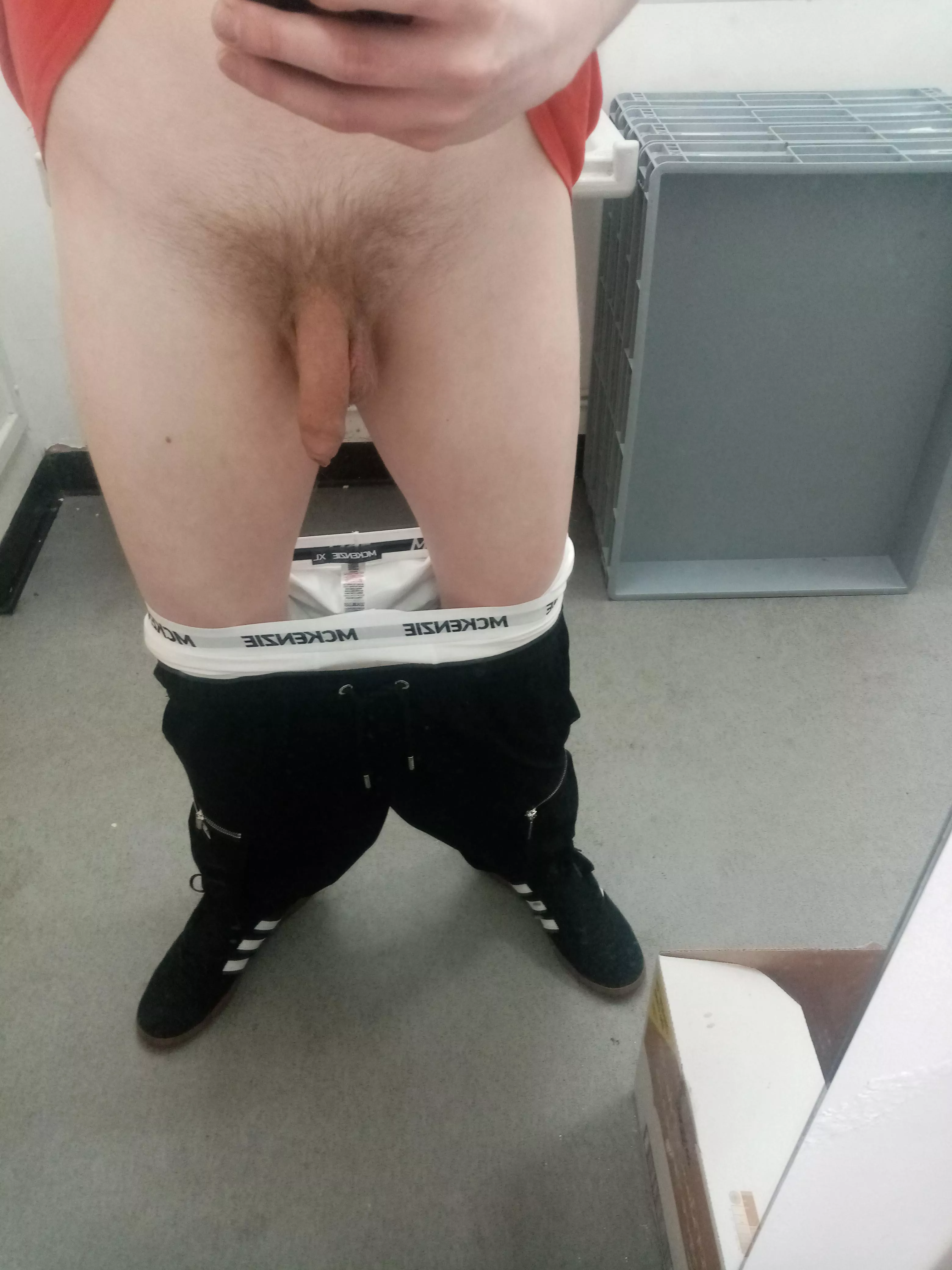 😈