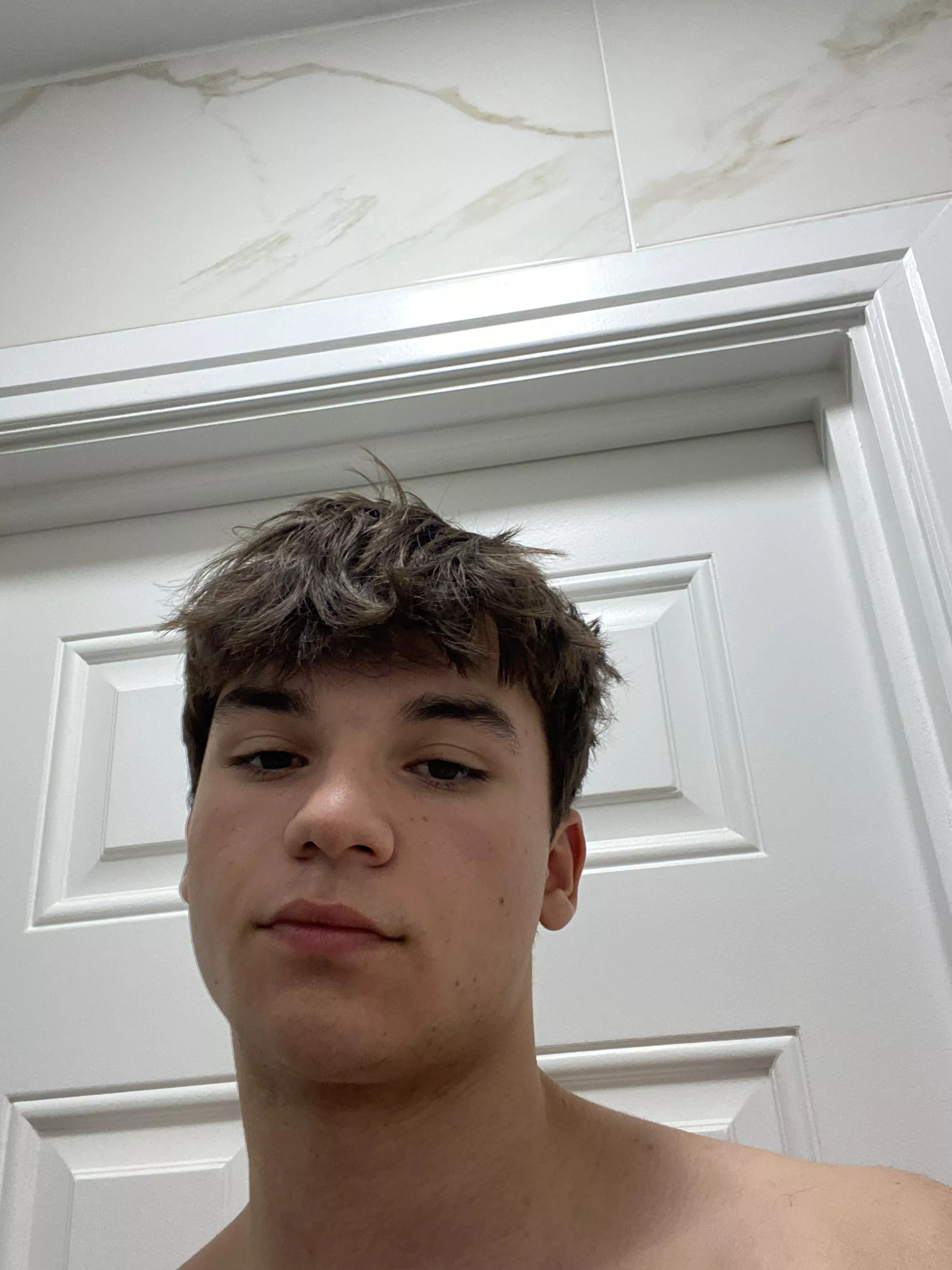 😗