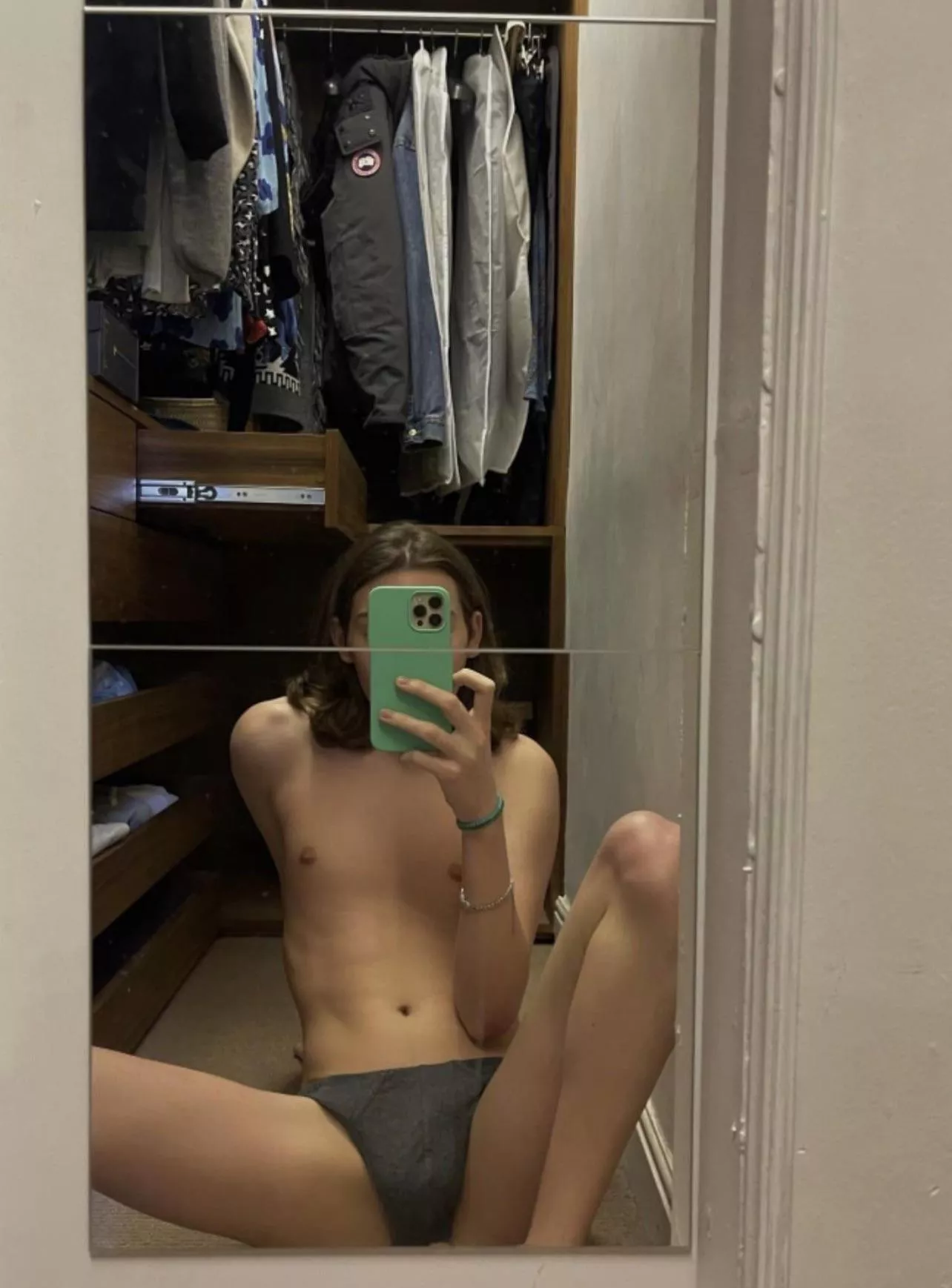 😈