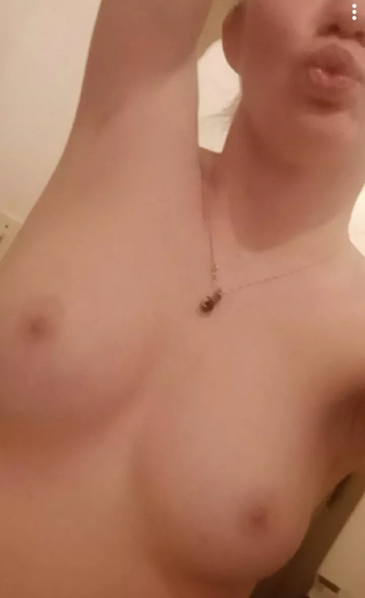 😋