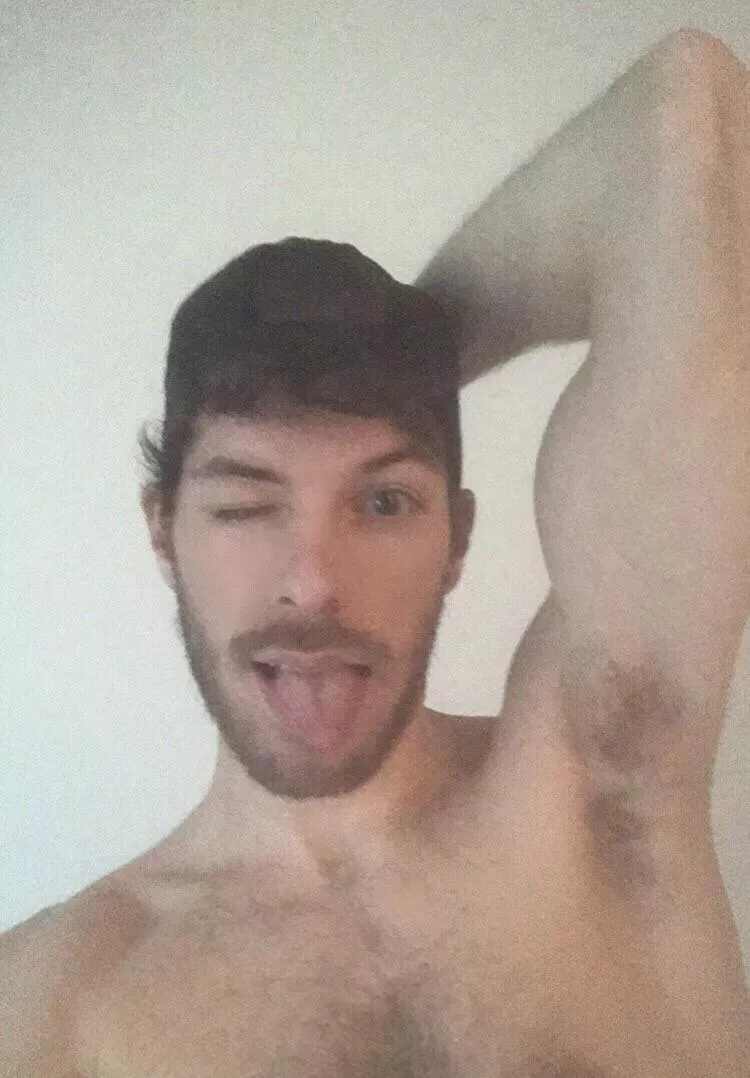 😜