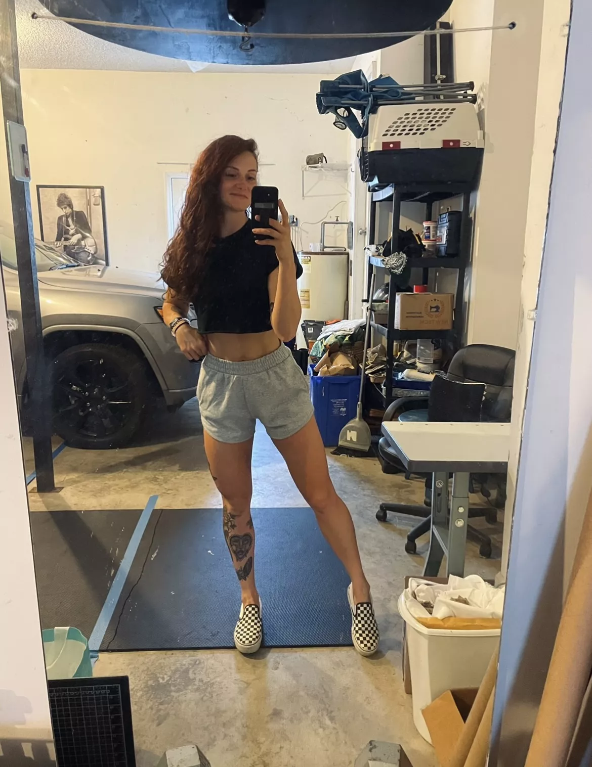 😈