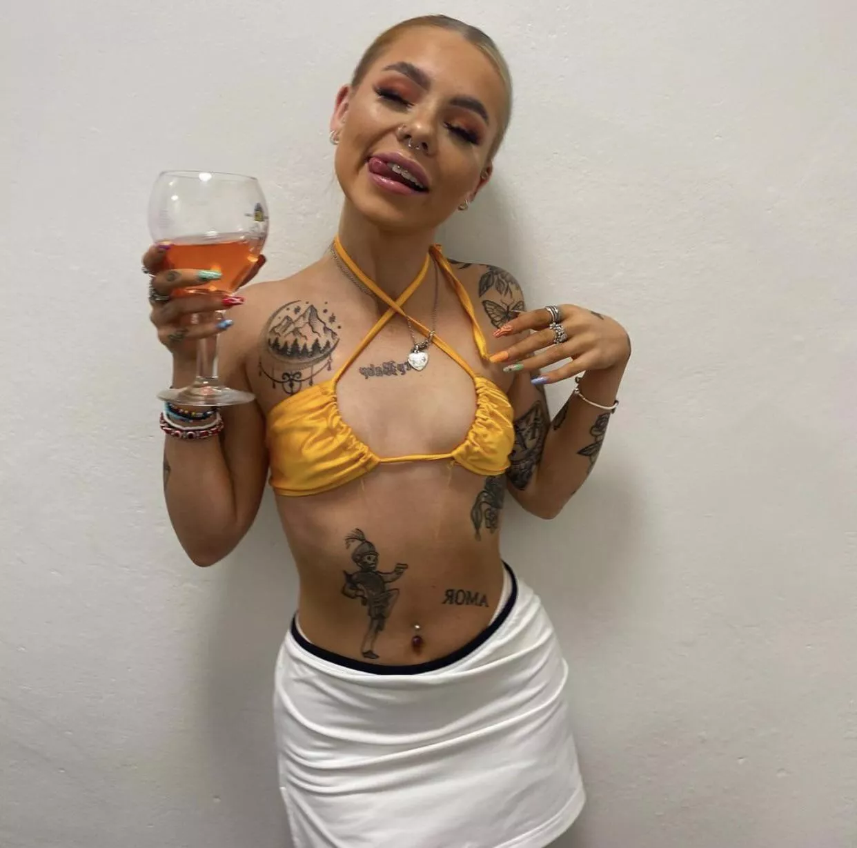😋