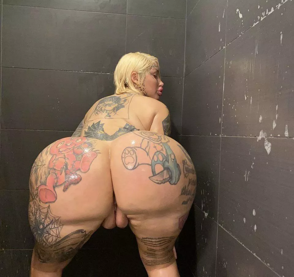 😈