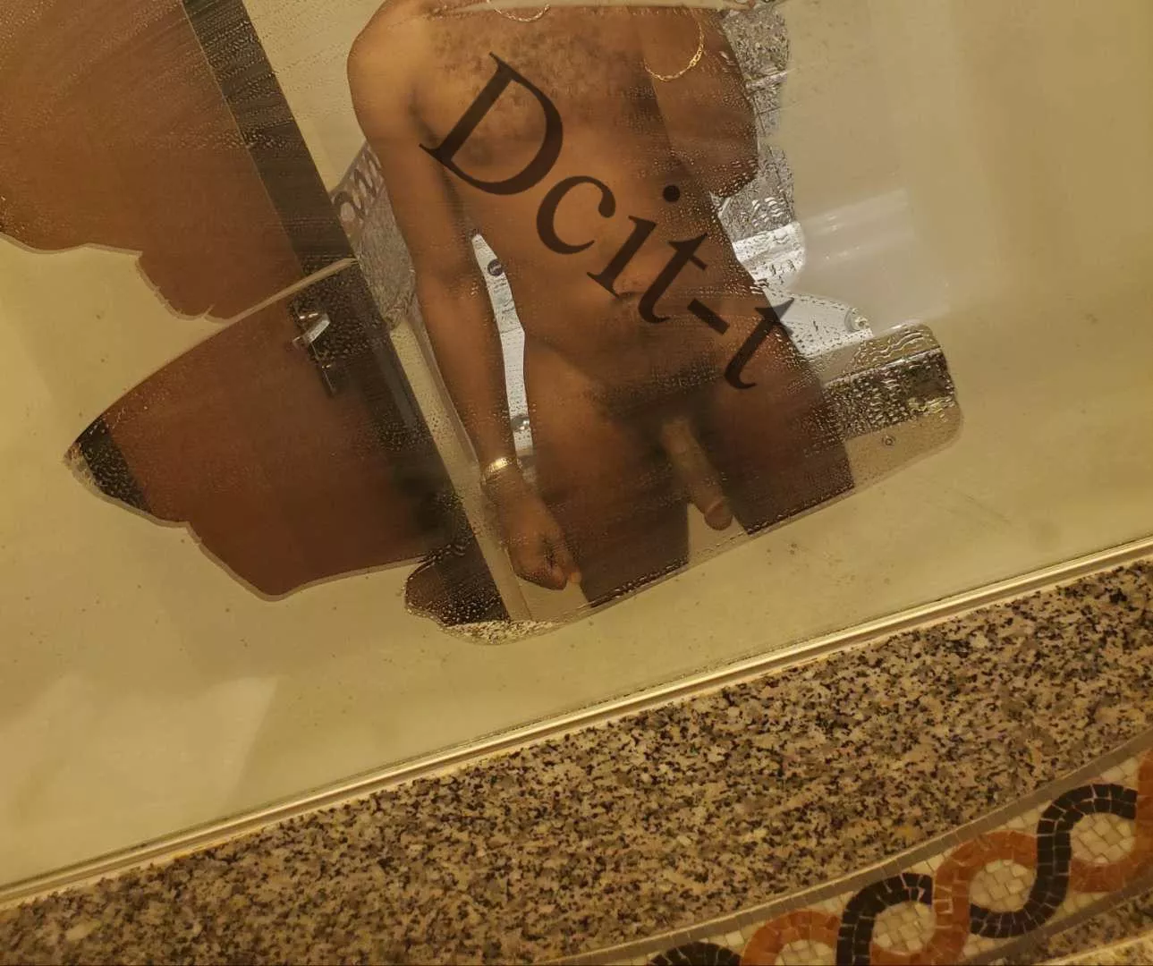 🤘🏾