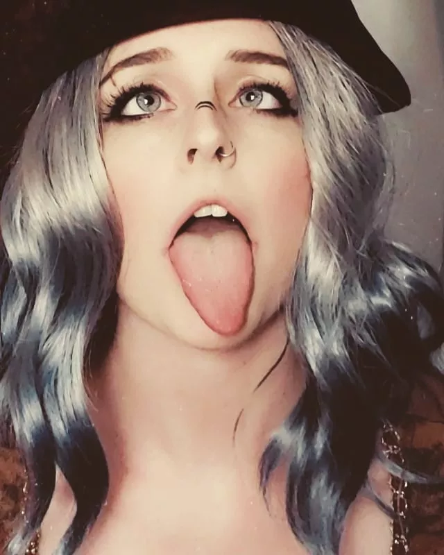 10 points if you get it all on my tongue 😏