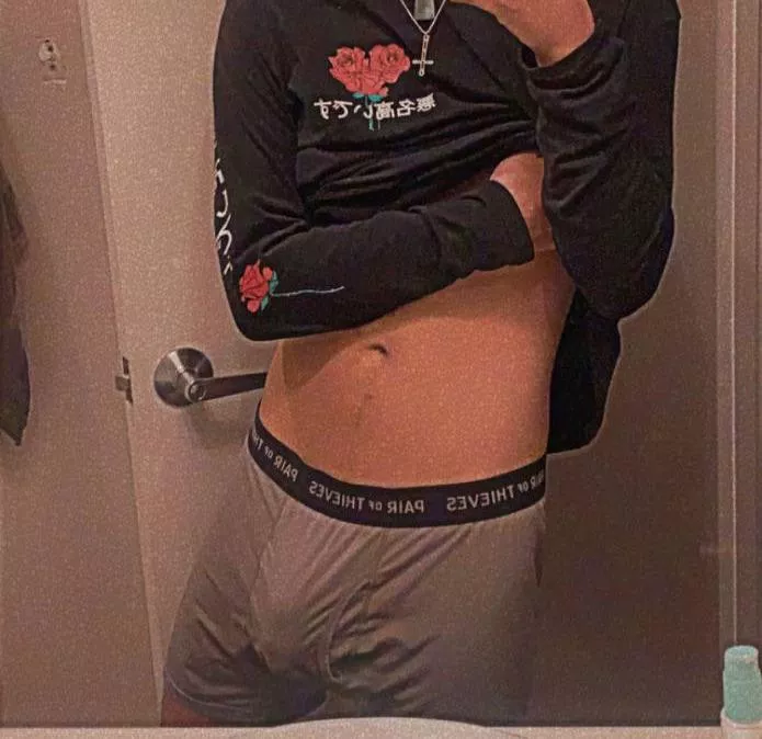 18 & bored hmu