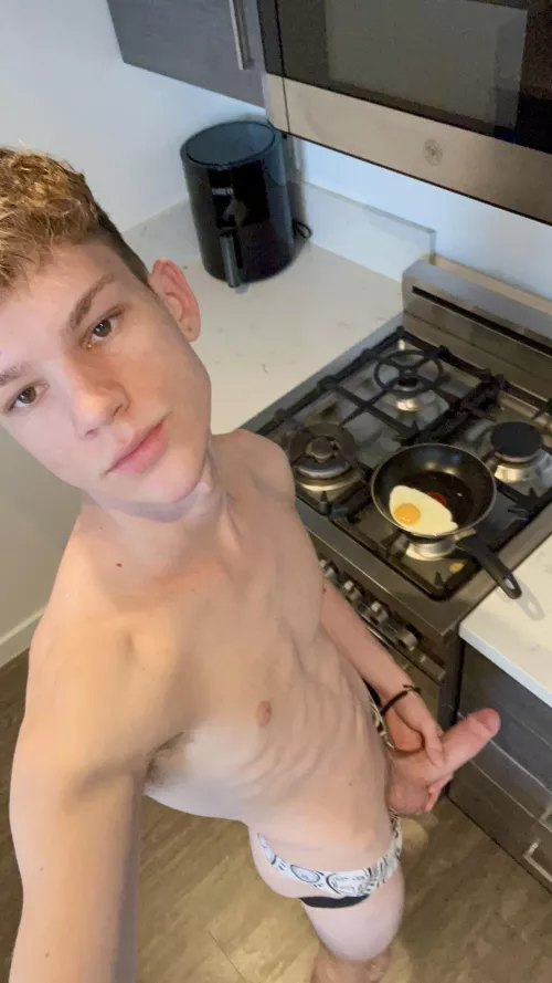 (18) I don't have any plans for the weekend, do you have something to offer?😏