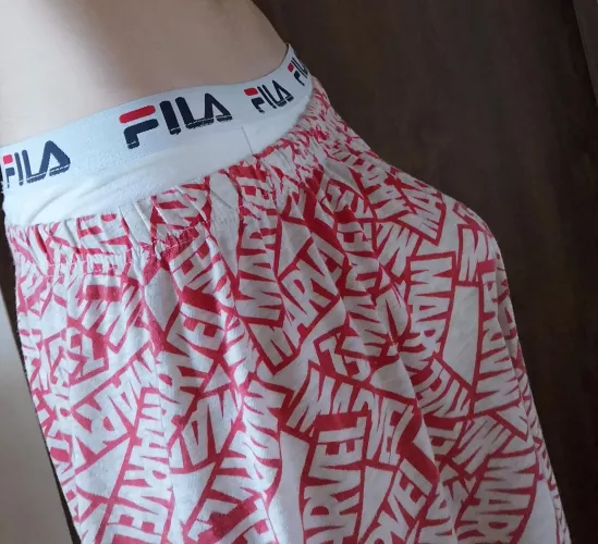 [18] Morning bulge in my pyjama pants 🍆🙈