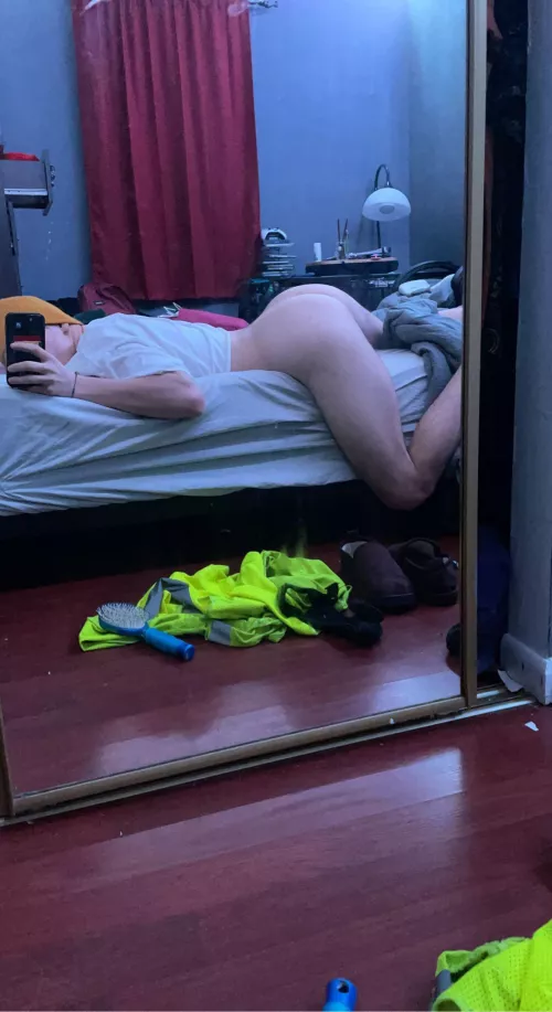 [19] who needs a gym buddy 😈