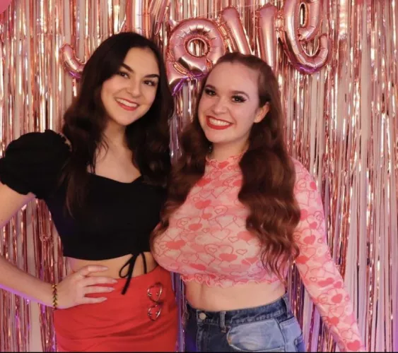 [2] brunette or redhead?