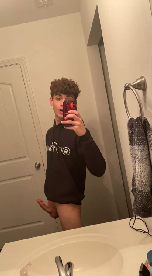 [20] Any takers for cut twink dick? 👀