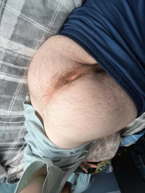 20 getting really horny also I’m a virgin😬