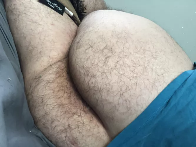 (21) think i’m breeding material? 🥺