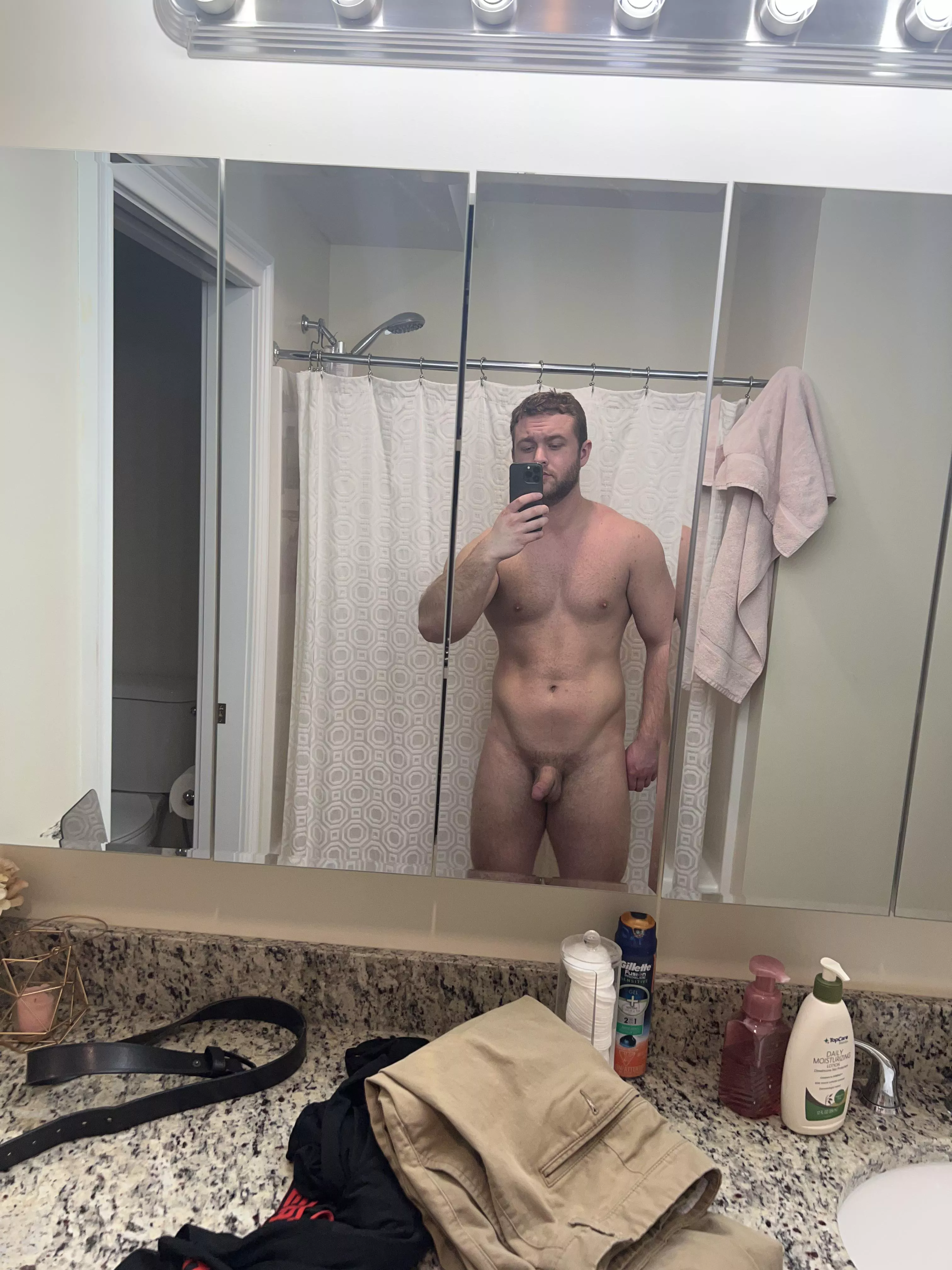 22, 6’2, 221lbs just about finished with my bulk and very proud of my results. Gonna try and cut down to about 205 and see where I am after that 22, 6’2, 221lbs just about finished with my bulk and very proud of my results. Gonna try and cut down to about 205 and see where I am after that