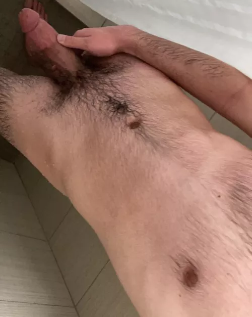 (23) Bro I forgot my towel can you bring it to me?
